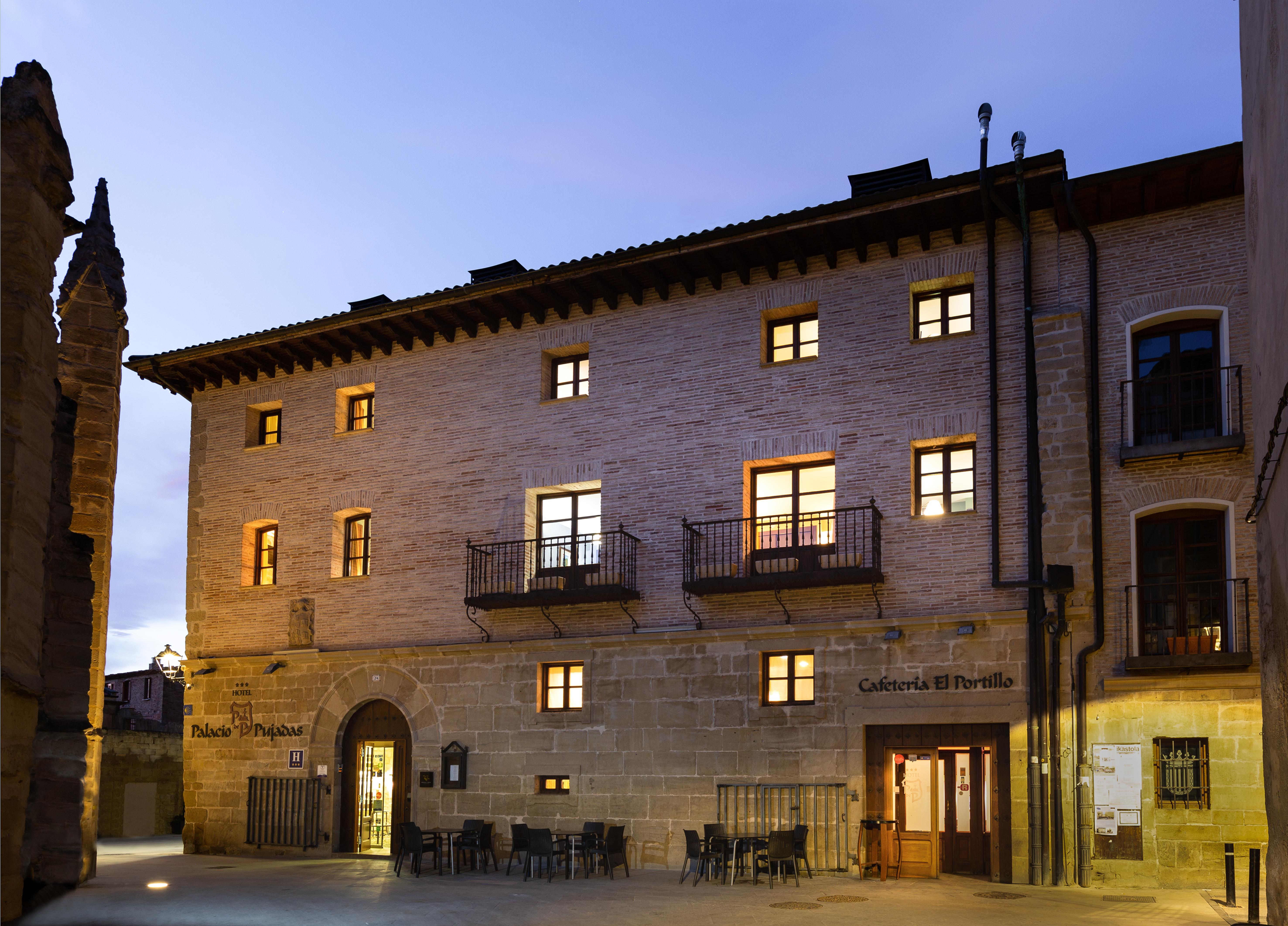Palacio De Pujadas เบียนา ภายนอก รูปภาพ