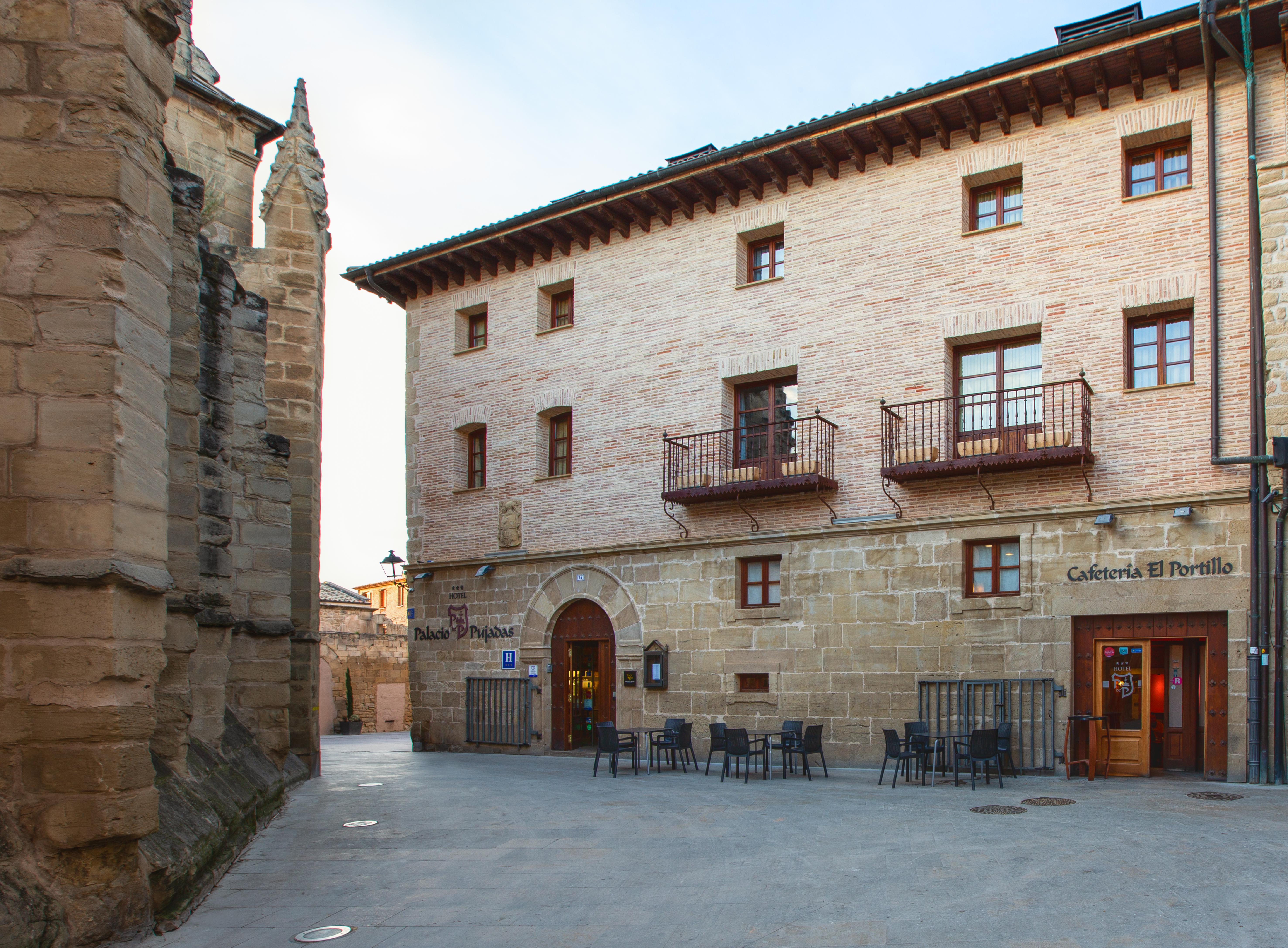 Palacio De Pujadas เบียนา ภายนอก รูปภาพ